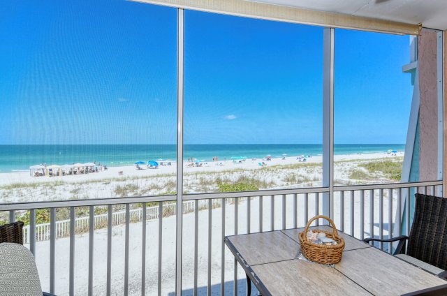 2 Condominium vacation rental located in Anna Maria Island 1