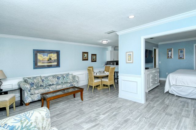 2 Condominium vacation rental located in Anna Maria Island 1