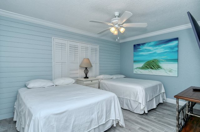 2 Condominium vacation rental located in Anna Maria Island 1