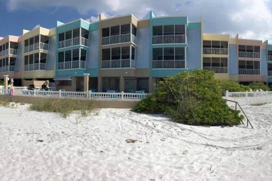 2 Condominium vacation rental located in Anna Maria Island 1