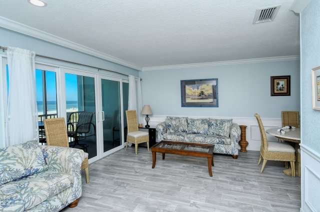 2 Condominium vacation rental located in Anna Maria Island 1