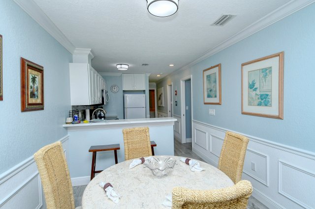 2 Condominium vacation rental located in Anna Maria Island 1