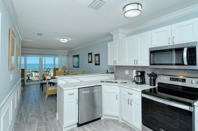 2 Condominium vacation rental located in Anna Maria Island 1