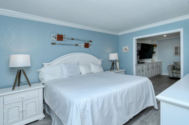 2 Condominium vacation rental located in Anna Maria Island 1