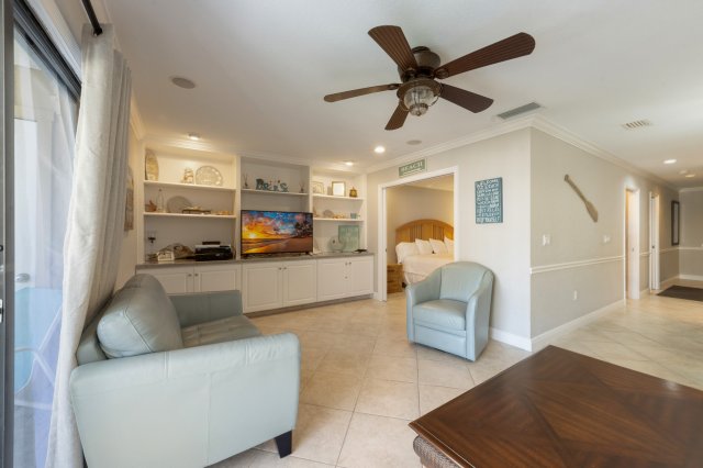 2 Condominium vacation rental located in Anna Maria Island 1