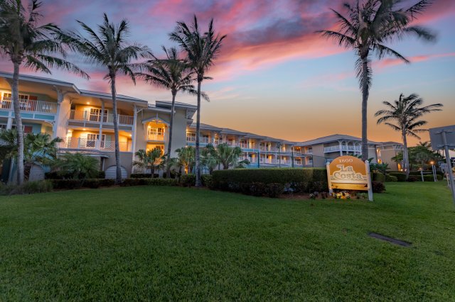 2 Condominium vacation rental located in Anna Maria Island 1