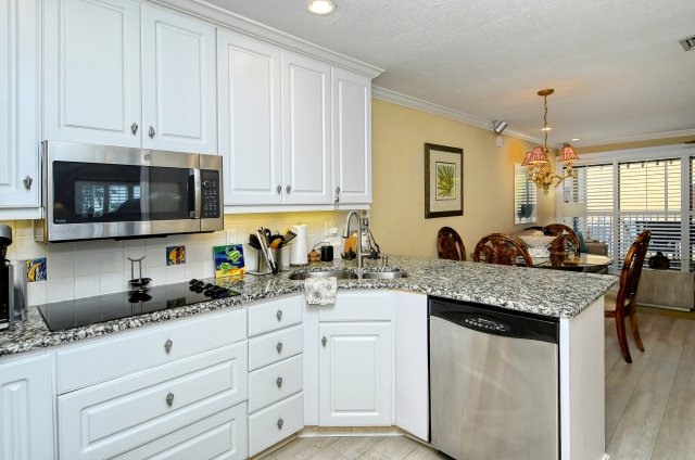 2 Condominium vacation rental located in Anna Maria Island 1