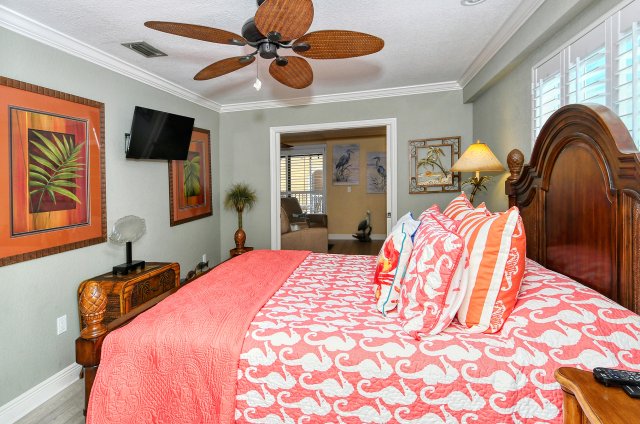 2 Condominium vacation rental located in Anna Maria Island 1