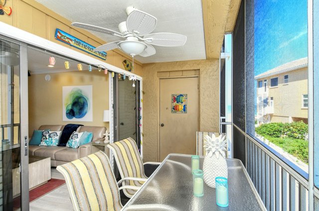 2 Condominium vacation rental located in Anna Maria Island 1