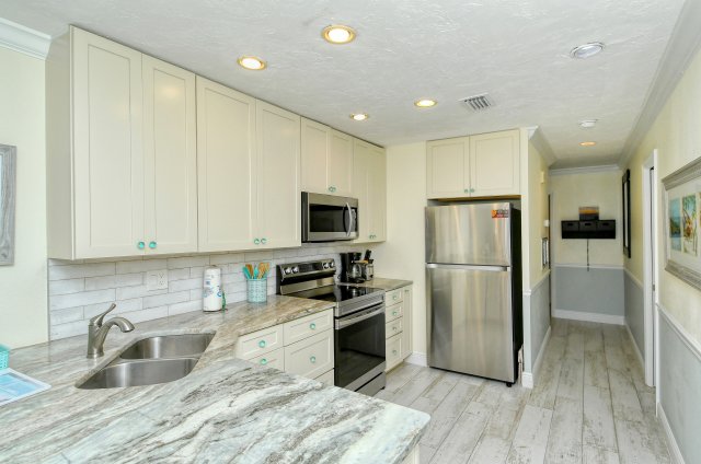 2 Condominium vacation rental located in Anna Maria Island 1