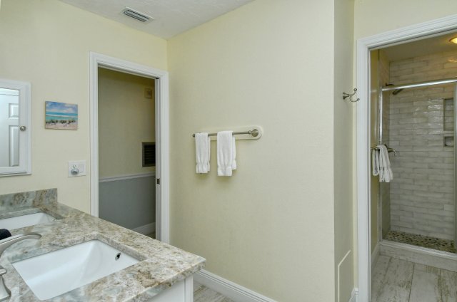 2 Condominium vacation rental located in Anna Maria Island 1