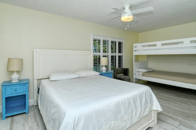 2 Condominium vacation rental located in Anna Maria Island 1