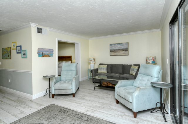 2 Condominium vacation rental located in Anna Maria Island 1