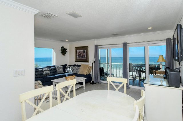 2 Condominium vacation rental located in Anna Maria Island 1