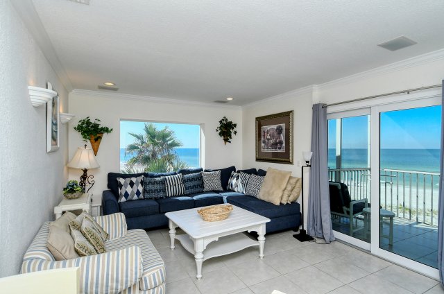 2 Condominium vacation rental located in Anna Maria Island 1