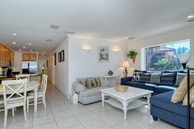 2 Condominium vacation rental located in Anna Maria Island 1