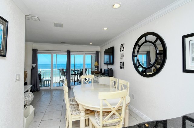 2 Condominium vacation rental located in Anna Maria Island 1