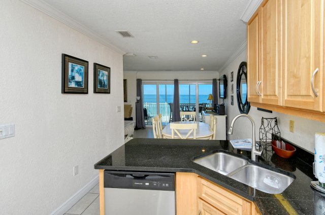 2 Condominium vacation rental located in Anna Maria Island 1