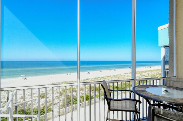 2 Condominium vacation rental located in Anna Maria Island 1