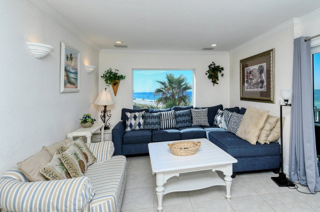 2 Condominium vacation rental located in Anna Maria Island 1