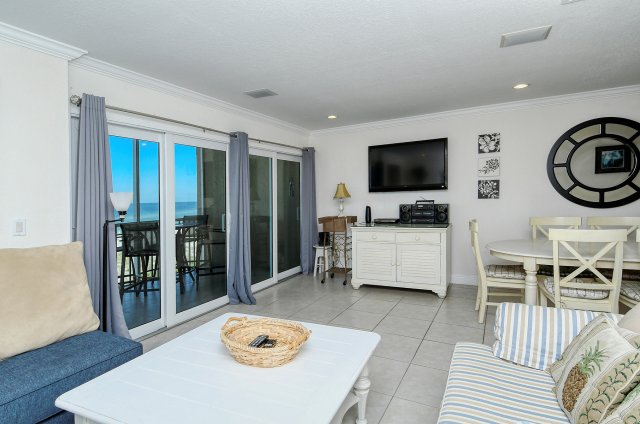 2 Condominium vacation rental located in Anna Maria Island 1