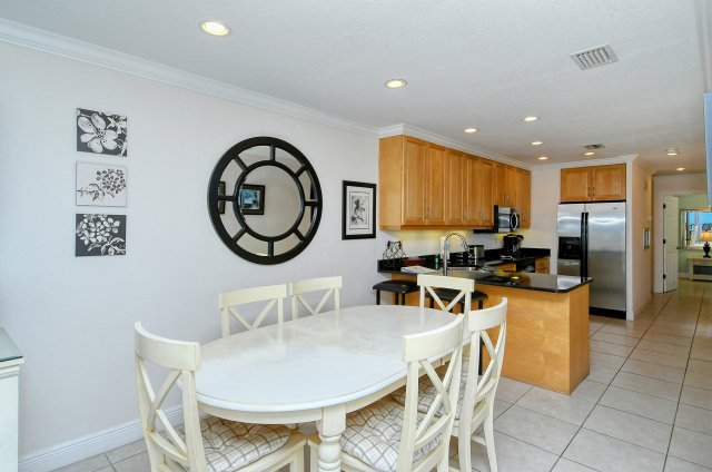 2 Condominium vacation rental located in Anna Maria Island 1