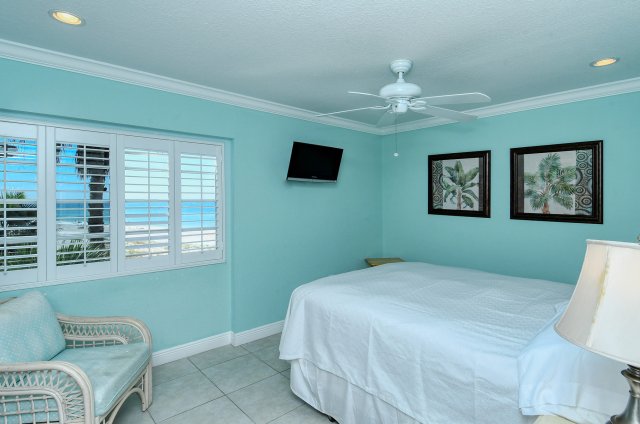 2 Condominium vacation rental located in Anna Maria Island 1