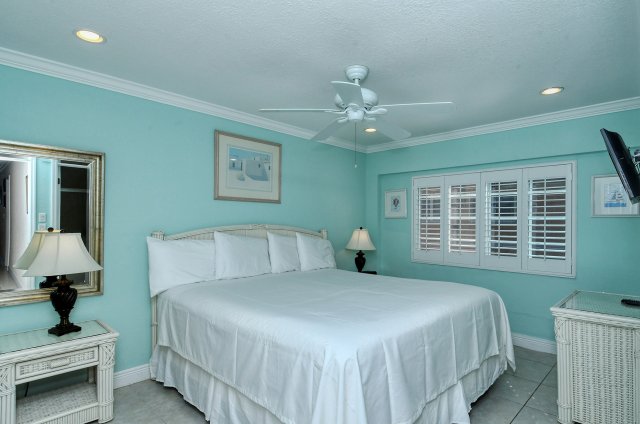 2 Condominium vacation rental located in Anna Maria Island 1