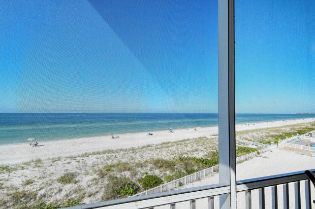 2 Condominium vacation rental located in Anna Maria Island 1