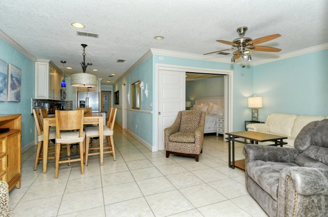 2 Condominium vacation rental located in Anna Maria Island 1