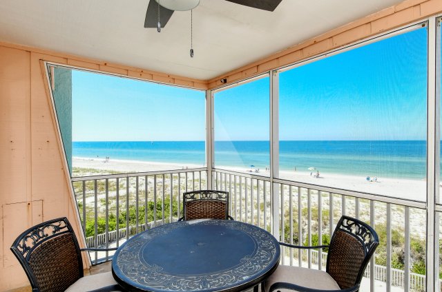 2 Condominium vacation rental located in Anna Maria Island 1