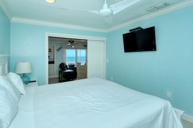 2 Condominium vacation rental located in Anna Maria Island 1