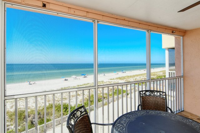 2 Condominium vacation rental located in Anna Maria Island 1