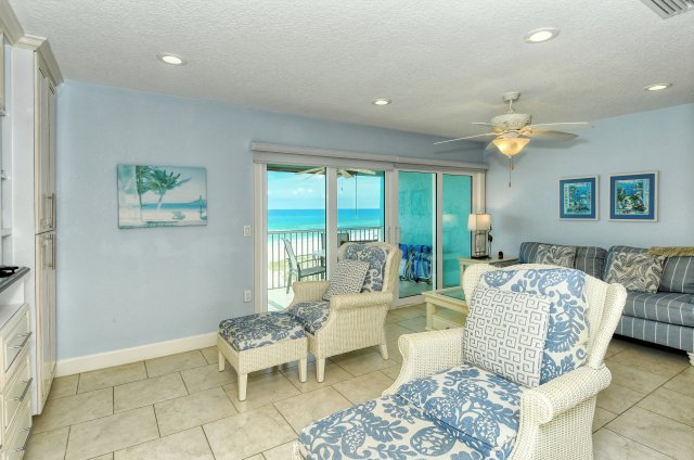 2 Condominium vacation rental located in Anna Maria Island 1