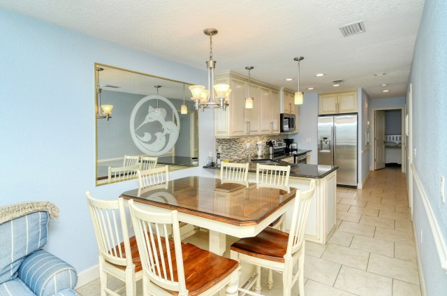 2 Condominium vacation rental located in Anna Maria Island 1