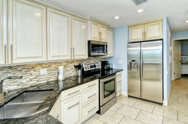 2 Condominium vacation rental located in Anna Maria Island 1