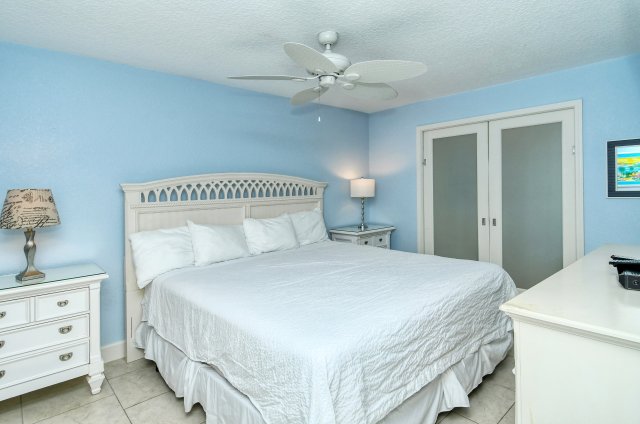 2 Condominium vacation rental located in Anna Maria Island 1