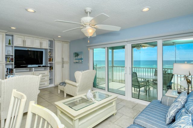 2 Condominium vacation rental located in Anna Maria Island 1