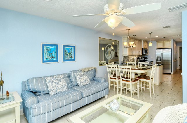 2 Condominium vacation rental located in Anna Maria Island 1