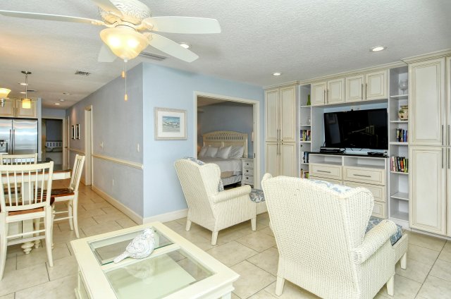 2 Condominium vacation rental located in Anna Maria Island 1