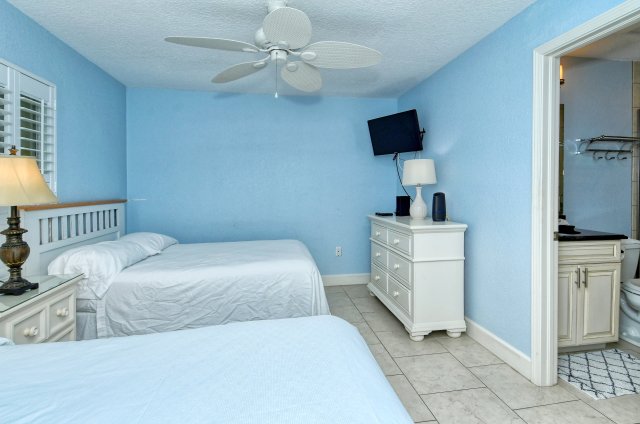 2 Condominium vacation rental located in Anna Maria Island 1