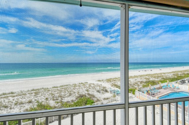 2 Condominium vacation rental located in Anna Maria Island 1