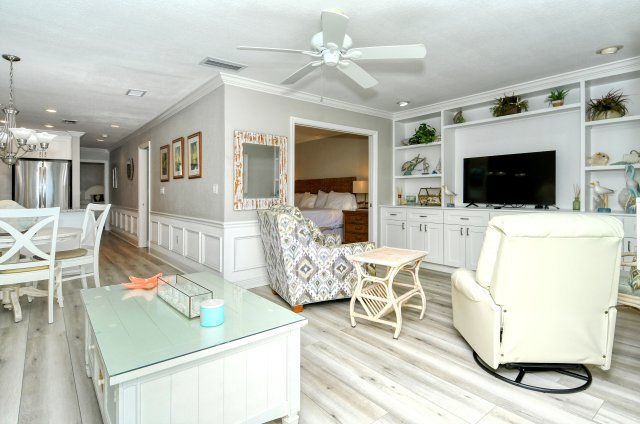 2 Condominium vacation rental located in Anna Maria Island 1