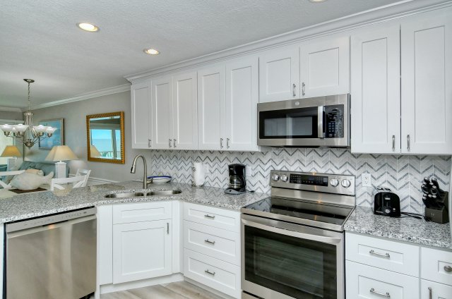 2 Condominium vacation rental located in Anna Maria Island 1