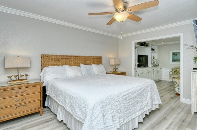 2 Condominium vacation rental located in Anna Maria Island 1