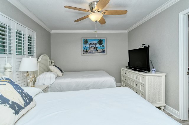 2 Condominium vacation rental located in Anna Maria Island 1