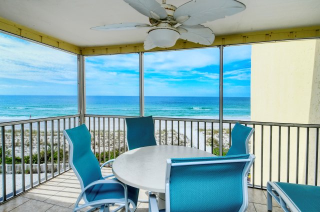 2 Condominium vacation rental located in Anna Maria Island 1