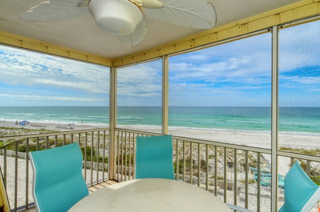 2 Condominium vacation rental located in Anna Maria Island 1