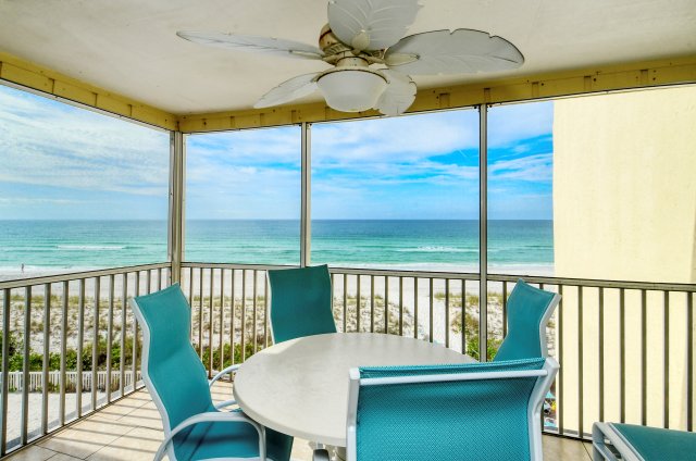 2 Condominium vacation rental located in Anna Maria Island 1