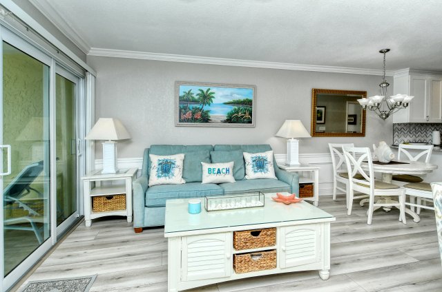 2 Condominium vacation rental located in Anna Maria Island 1